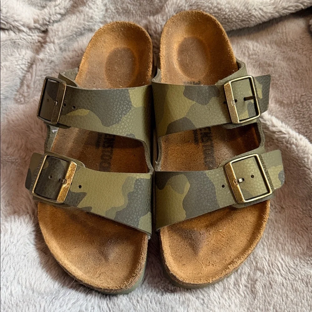 EUC - Birkenstock Arizona Camo Double Buckle Slide Sandals Size 38 - Picture 3 of 9